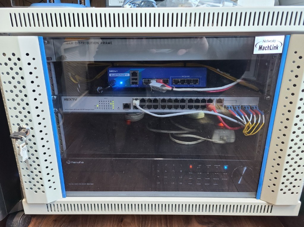 영상·방송 전송용 네트워크·DVR 랙 구성